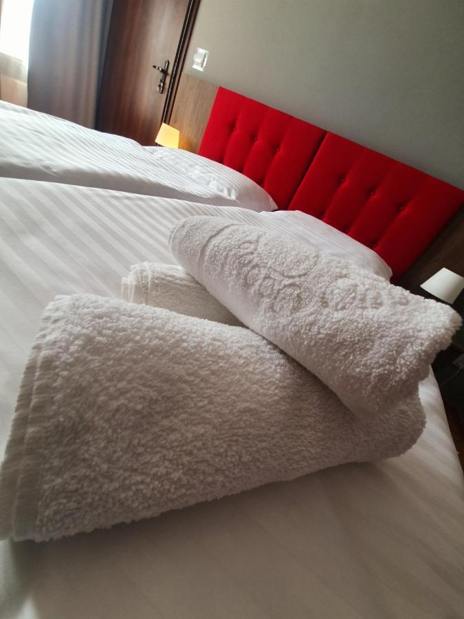 Lux Resort Kraśnik Buitenkant foto