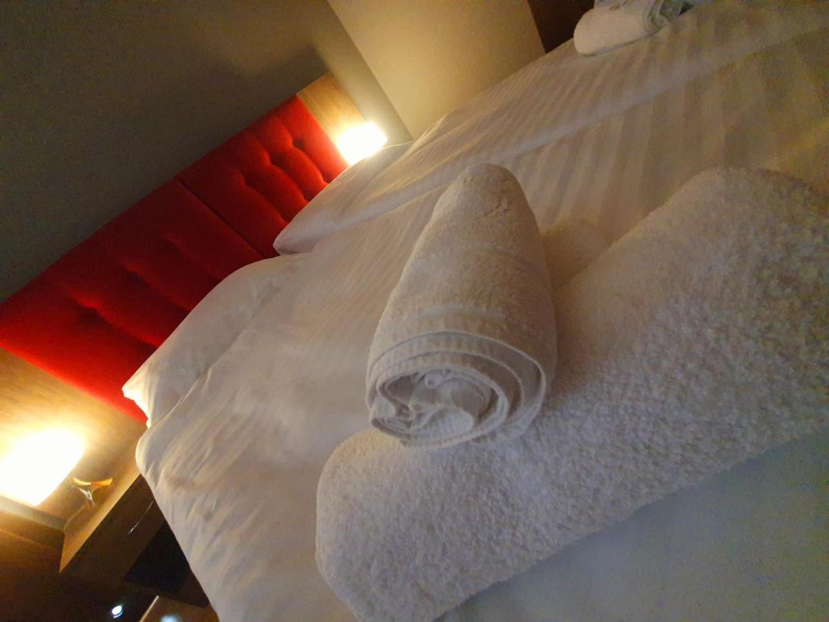 Lux Resort Kraśnik Buitenkant foto