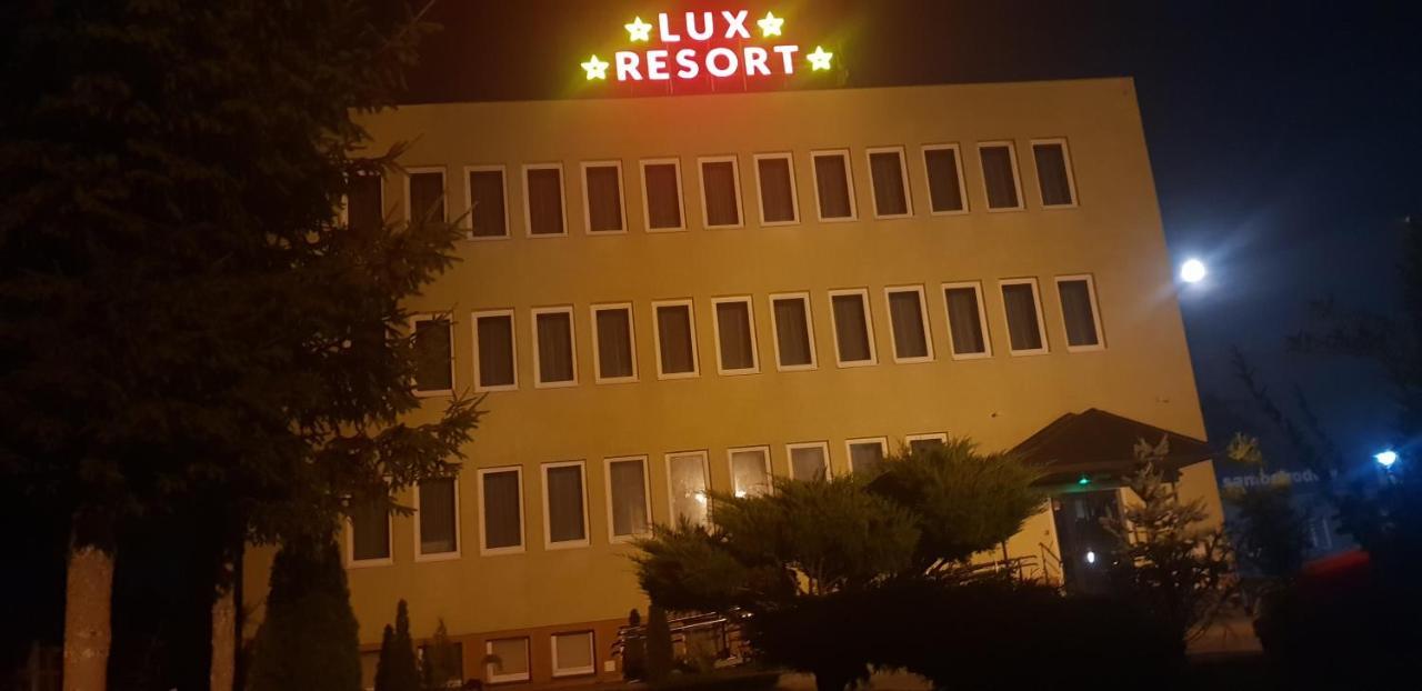 Lux Resort Kraśnik Buitenkant foto