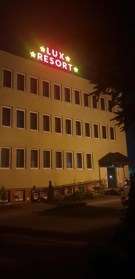 Lux Resort Kraśnik Buitenkant foto