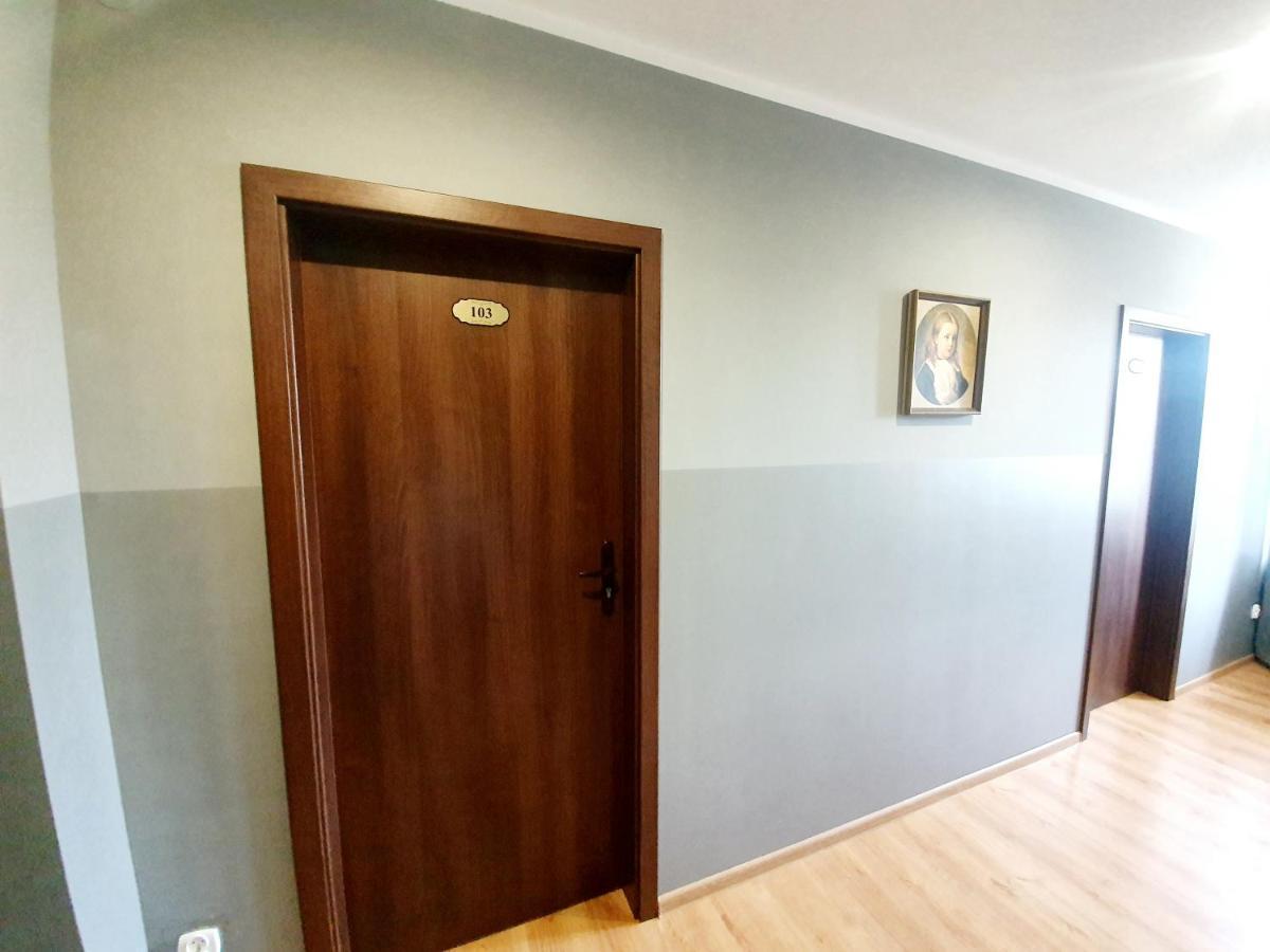 Lux Resort Kraśnik Buitenkant foto