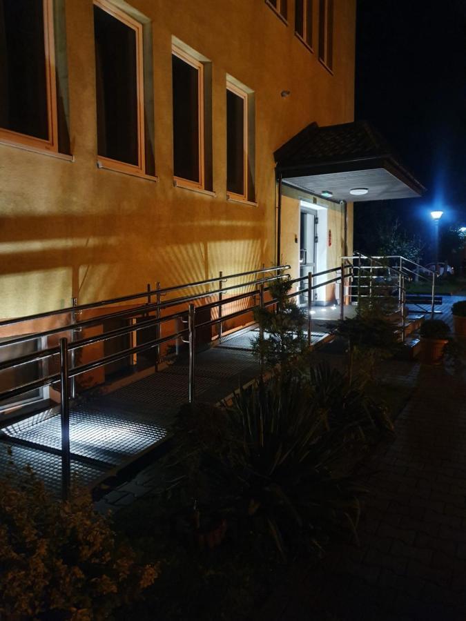 Lux Resort Kraśnik Buitenkant foto