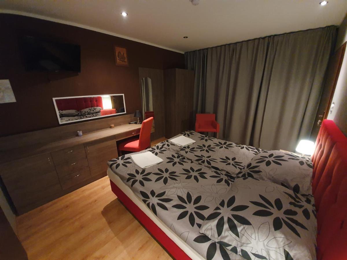 Lux Resort Kraśnik Buitenkant foto